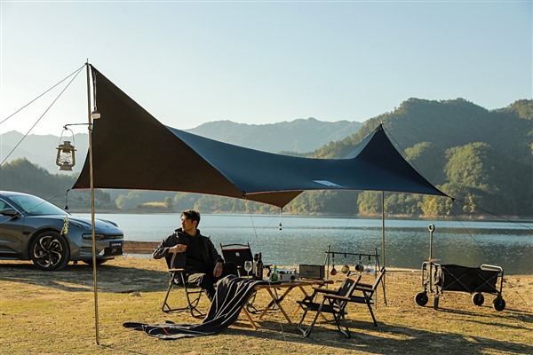 卡塔尔最安静的夏日奇观在远海中上演