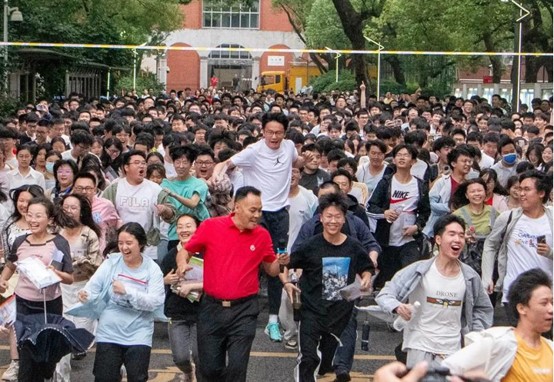 2026高考成绩陆续可查 多地公布志愿填报安排
