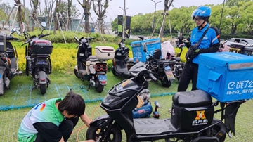 聚焦“急难愁盼”细化服务——骑手保障不断升级扩容